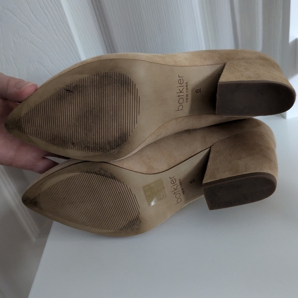 Botkier Stella Suede Pumps in Sand - Block Heel Pointed Toe Nude Heels - Picture 9 of 12